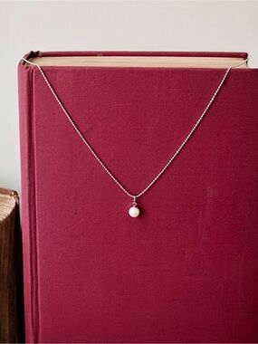 Magpie Pearl Pendant Necklace